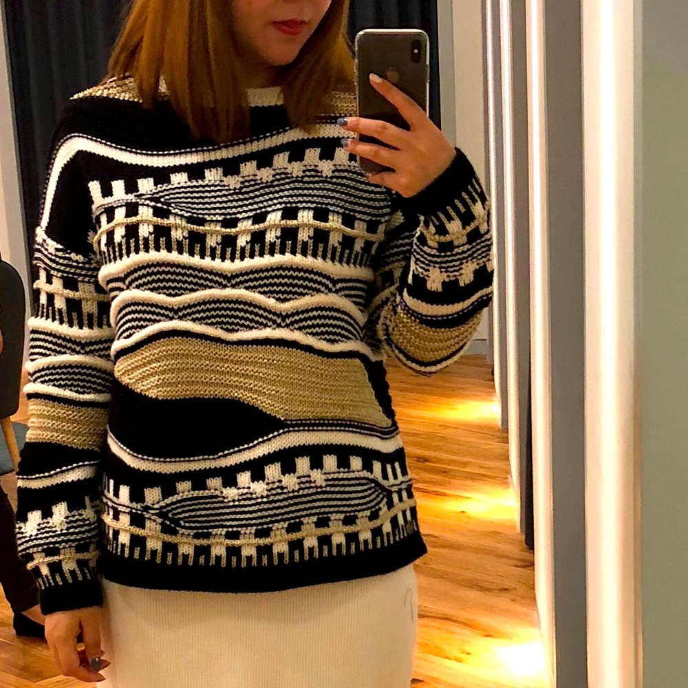 Fun Piper sweater black white and gold color